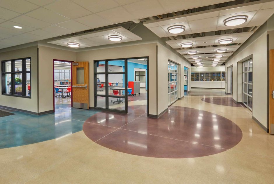 washington-elementary-classroom-corridor-with-people