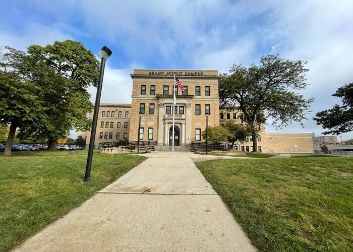 MILWAUKEE PUBLIC SCHOOLS
