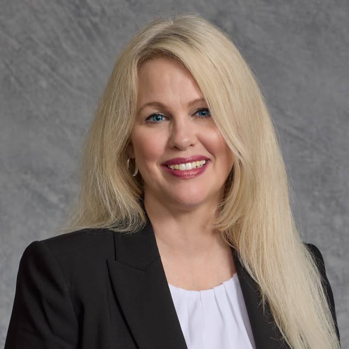 Lisa Morris Headshot